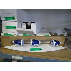 New three-bulb light fixture