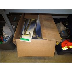 Large box of 18" brass coloured towel bars