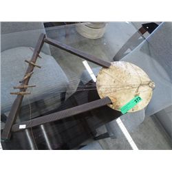 Kenyan nyatiti (lyre)