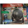 Image 1 : Honeywell table fan