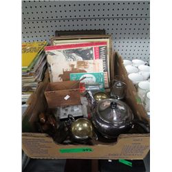Tray of vintage decorative household items