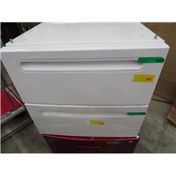 White laundry pedestal