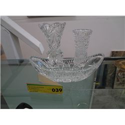 Three pieces of glass & crystal