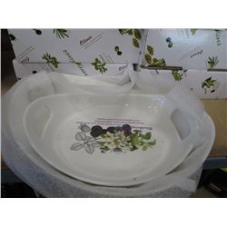 Case of porcelain trays with blackberry motif