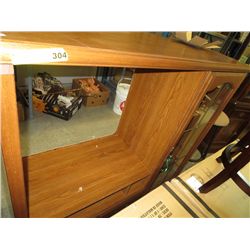 Entertainment center