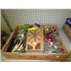 Image 1 : Tray of vintage items