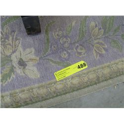 Area rug 5' x 7'