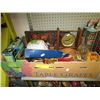 Image 1 : Tray of household and assorted objects