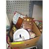 Image 1 : Box of assorted vintage small items