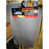 Image 1 : Grey rubber car mats
