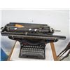 Image 1 : Antique Underwood typewriter
