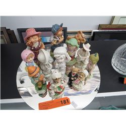 Round mirror with 12 figurines