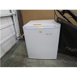 Bar fridge 20" tall 18" wide