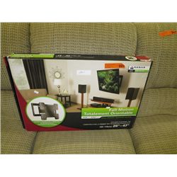 Full motion wall mount for flat planel TV