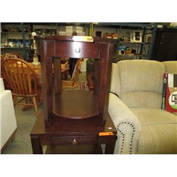 Round end table