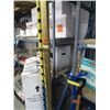 Image 1 : 9ft long brass rail