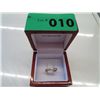 Image 1 : 10kt gold quarter carat diamond ring