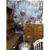 Image 1 : Oscillating floor fan