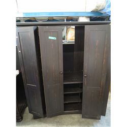 Entertainment cabinet with bifold doors