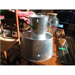 New ice bucket with scoop & metal tub