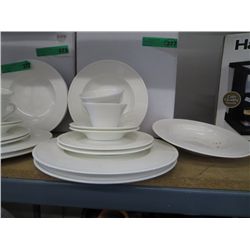 20 piece white dinner set -New