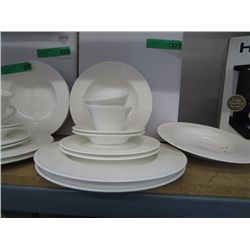 20 piece white dinner set -New