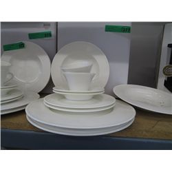 20 piece white dinner set -New