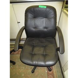 Swivel adjustable office chair