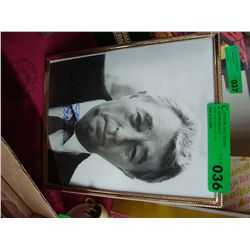 Robert Mitchum Autograph