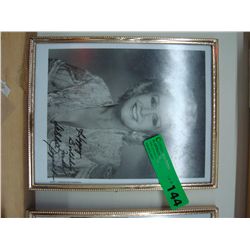 Debbie Reynolds Autograph