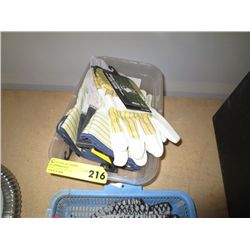 Six pairs of work gloves