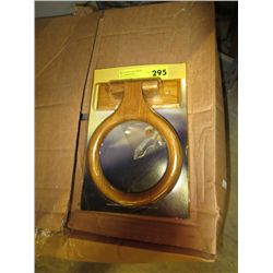 Case of new wooden towel rings
