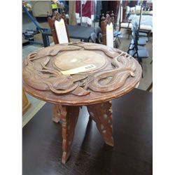 2 carved wood stands - Dragon motif