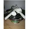 Image 1 : Nine pieces of kitchen ware