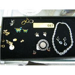 Tray of vintage and costume jewelry