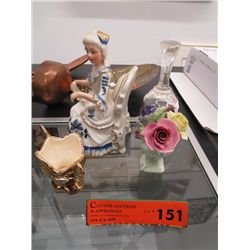 Four decorative items china and glass