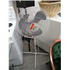 Image 1 : Hamilton Bay oscillating floor fan
