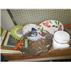 Image 1 : Box of household and decorative objects