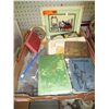 Image 1 : Box of vintage items