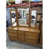 Image 3 : Four piece bedroom set