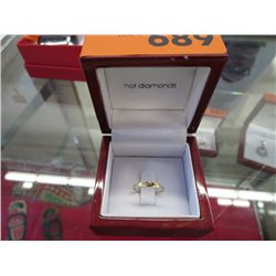 10 kt gold diamond chip ring