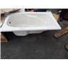 Image 1 : NEW SOAKER BATHTUB