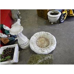 CONCRETE - BIRD BATH - LARGE
