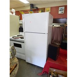 FRIDGE - 2 DOOR - WHITE - 24 HR WARRANTY WITH $75 BID OR HIGHER