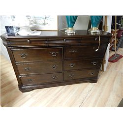 BED ROOM DRESSER - 9 DRAWER