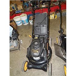 LAWMOWER - HONDA  - GAS - SELF PROPELLED - WITH BAG - SERVICED AND RUNNING
