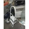 Image 1 : STEP LADDER - 2 STEP