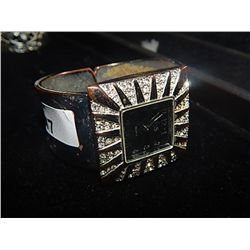 WATCH WITH JEWELS