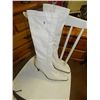 Image 1 : LADIES KNEE HIGH BOOTS - WHITE