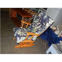 MAPLE GLIDER ROCKER WITH CUSHION
